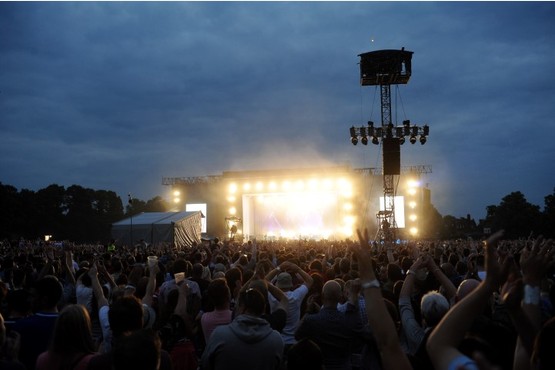 PICTURE ALEX HANNAM - Kasabian play Victoria Park -  - STORY